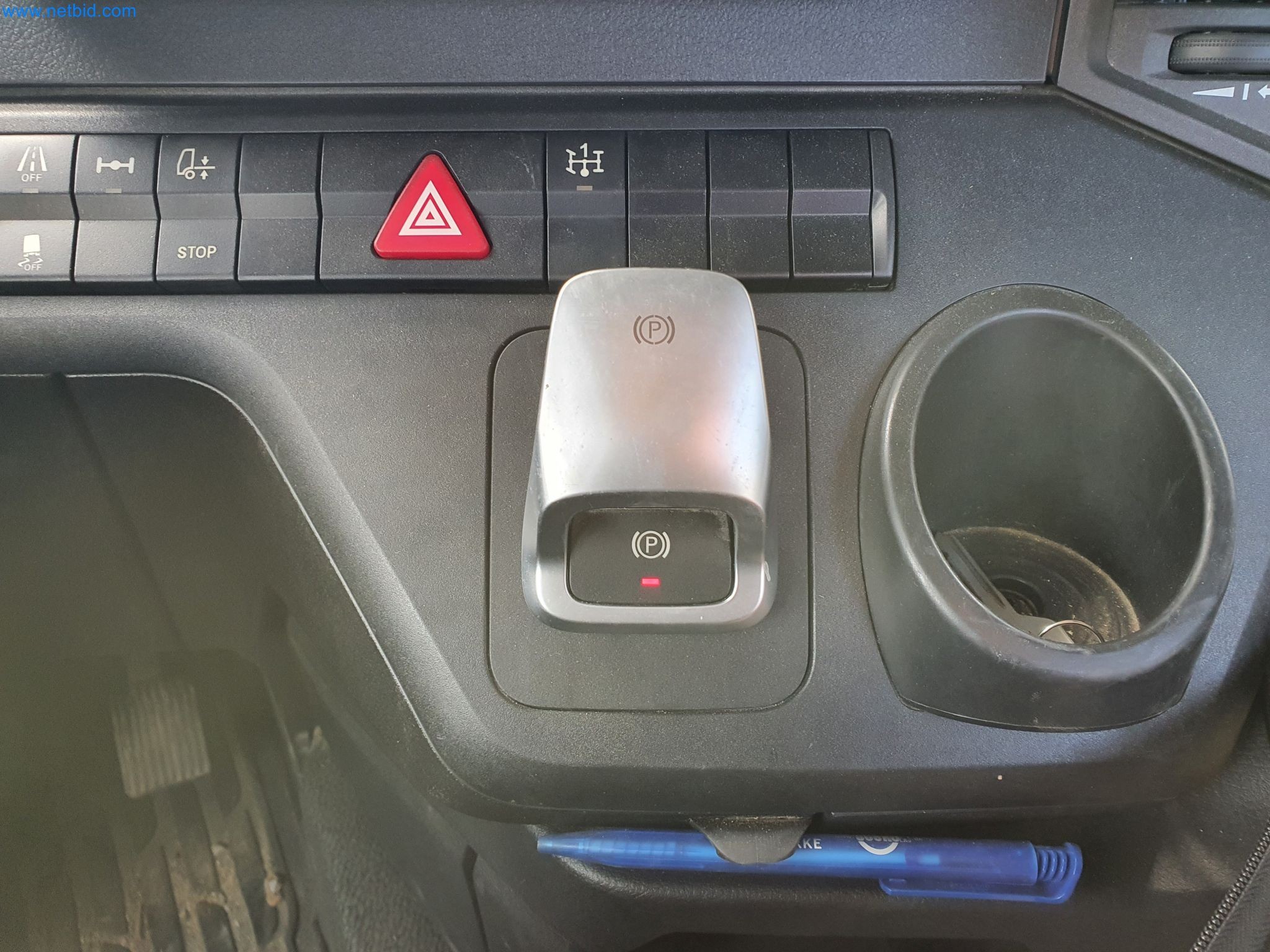 Stavební stroje, vozidla, bednicí materiál a příslušenství z oblasti stavebnictví-46