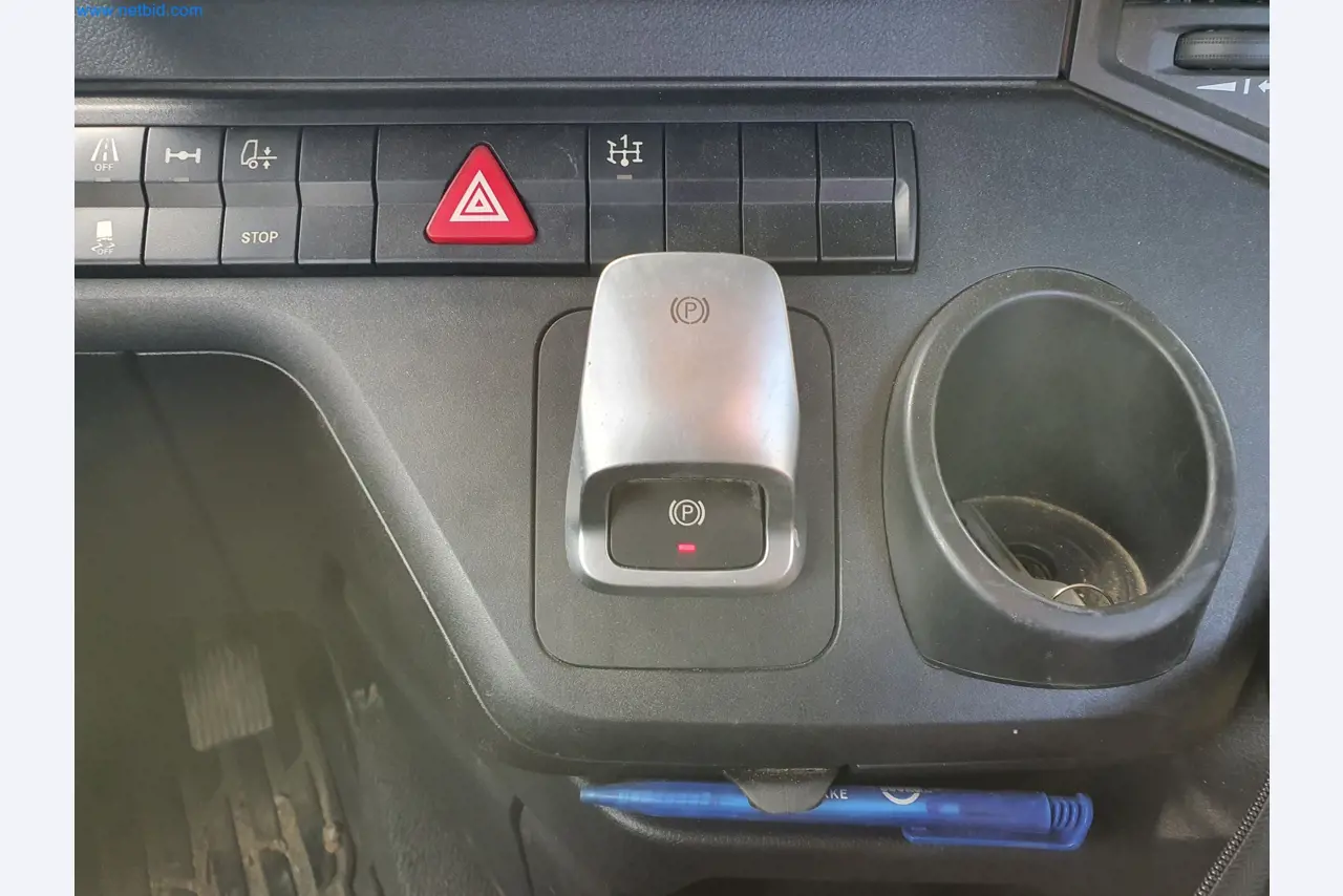 Stavební stroje, vozidla, bednicí materiál a příslušenství z oblasti stavebnictví-46