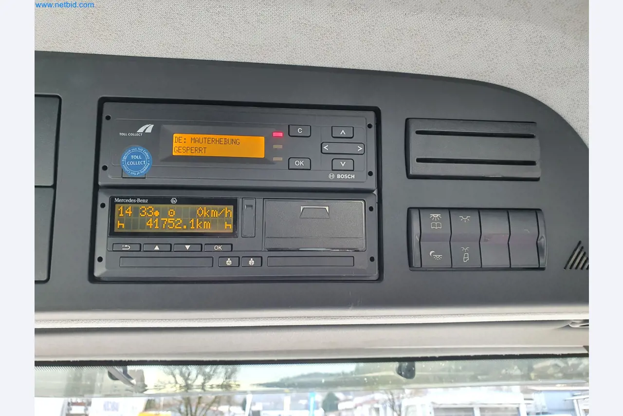 Stavební stroje, vozidla, bednicí materiál a příslušenství z oblasti stavebnictví-47