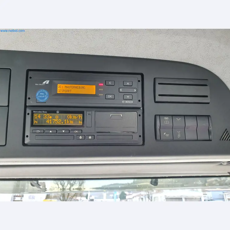 Stavební stroje, vozidla, bednicí materiál a příslušenství z oblasti stavebnictví-47