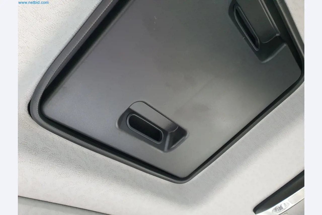 Stavební stroje, vozidla, bednicí materiál a příslušenství z oblasti stavebnictví-48