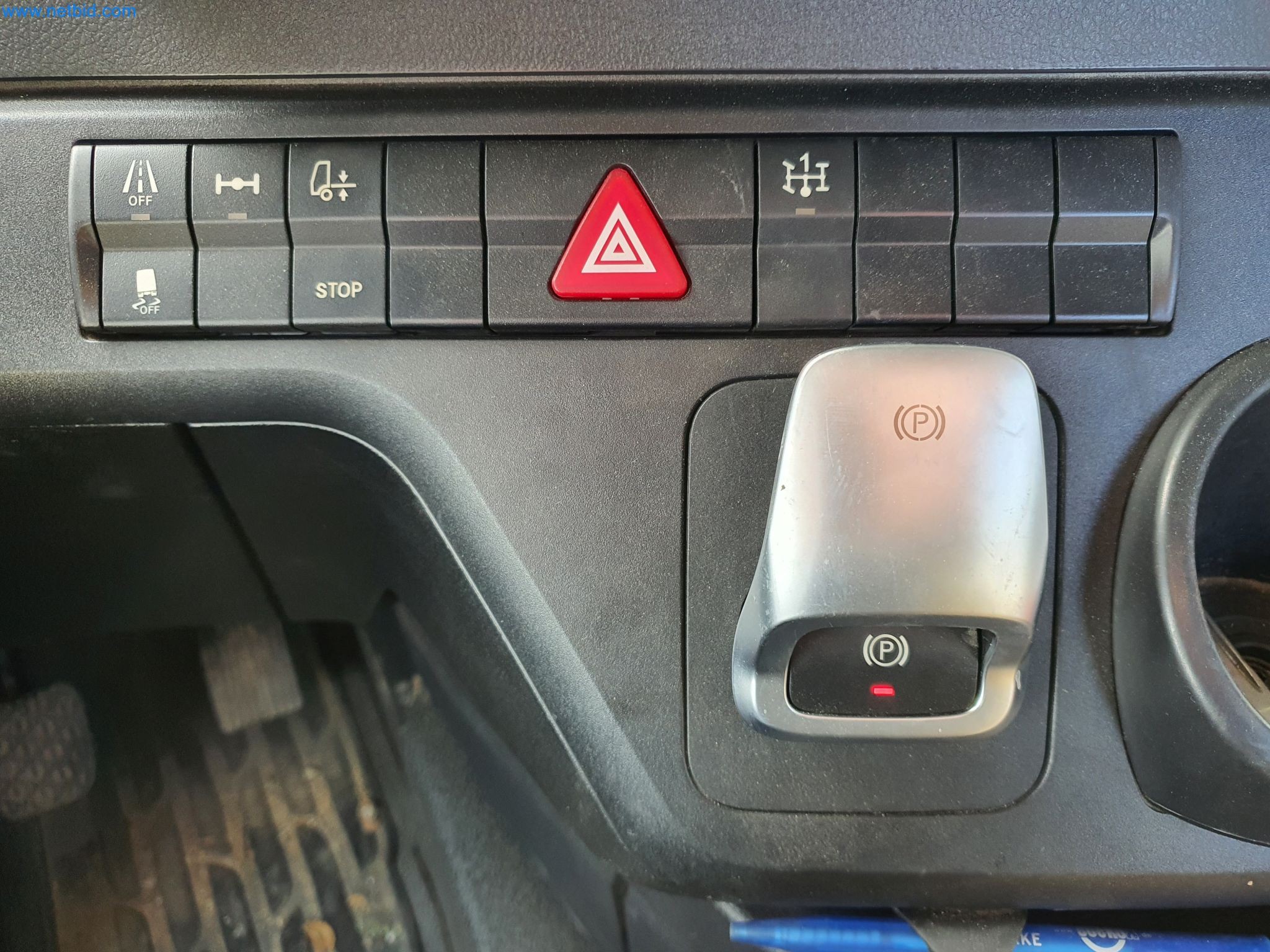 Stavební stroje, vozidla, bednicí materiál a příslušenství z oblasti stavebnictví-49