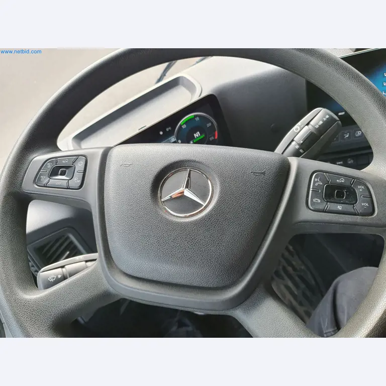 Stavební stroje, vozidla, bednicí materiál a příslušenství z oblasti stavebnictví-52