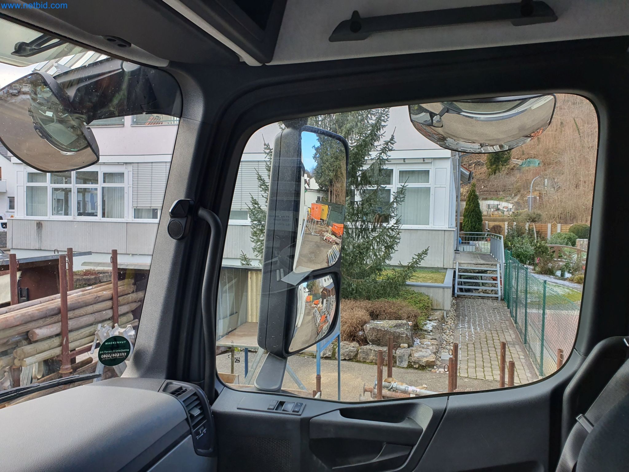 Stavební stroje, vozidla, bednicí materiál a příslušenství z oblasti stavebnictví-53