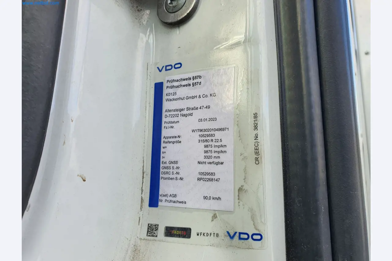 Stavební stroje, vozidla, bednicí materiál a příslušenství z oblasti stavebnictví-64