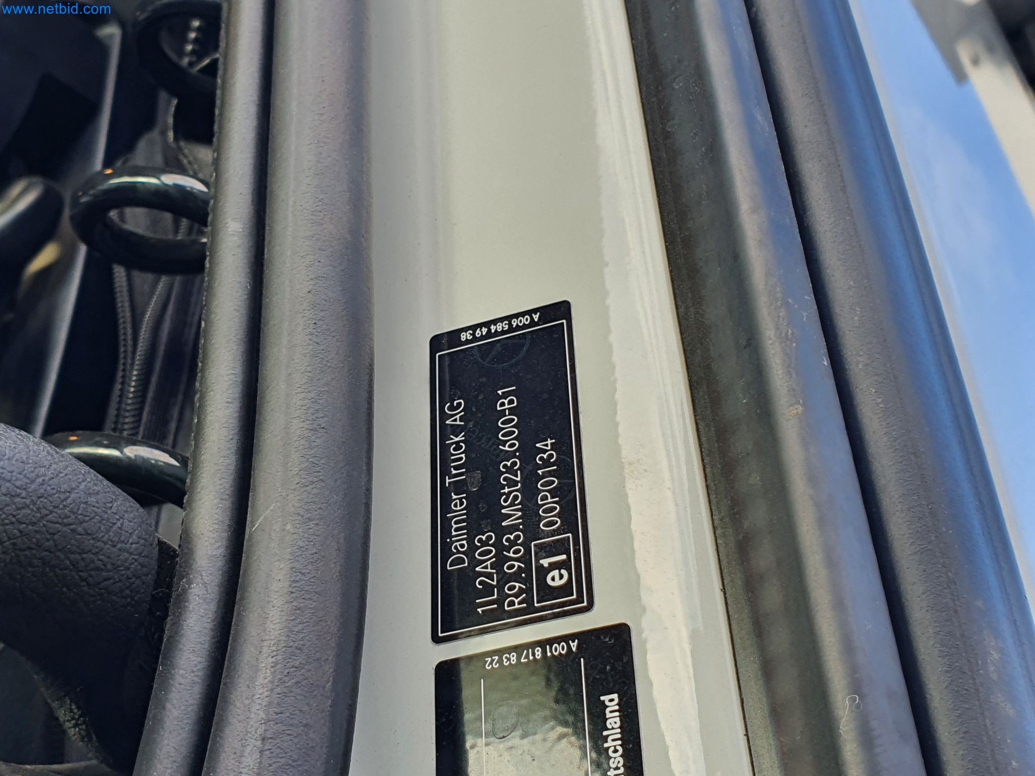 Stavební stroje, vozidla, bednicí materiál a příslušenství z oblasti stavebnictví-65