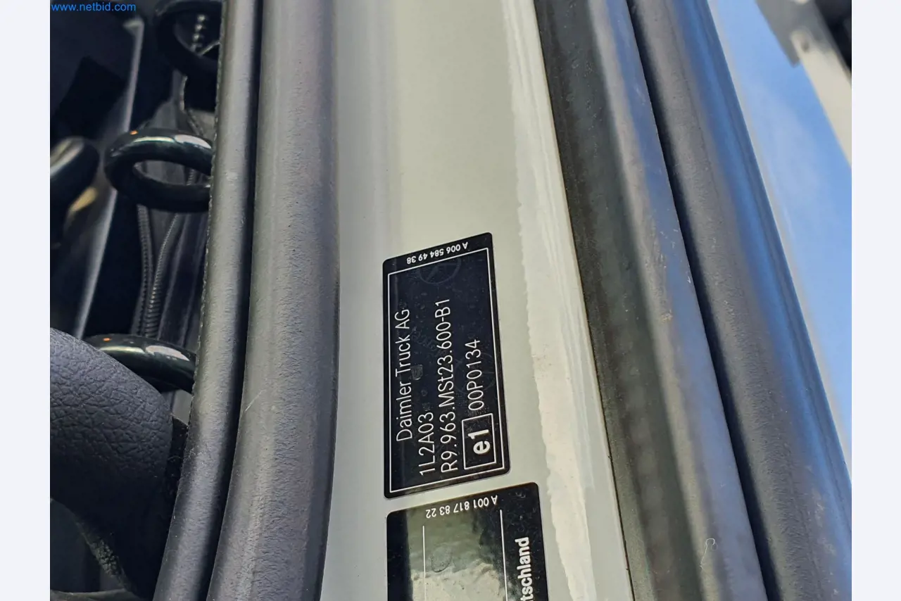 Stavební stroje, vozidla, bednicí materiál a příslušenství z oblasti stavebnictví-65