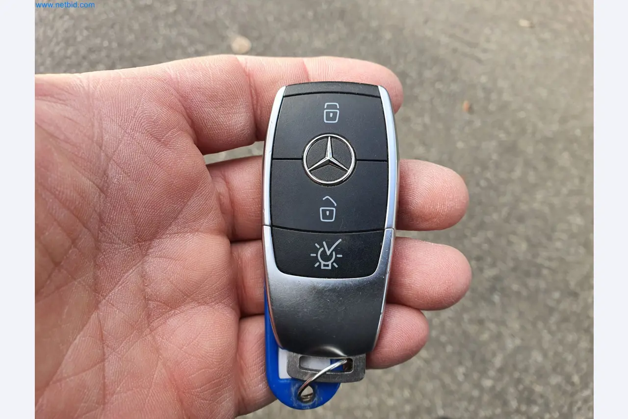 Stavební stroje, vozidla, bednicí materiál a příslušenství z oblasti stavebnictví-66