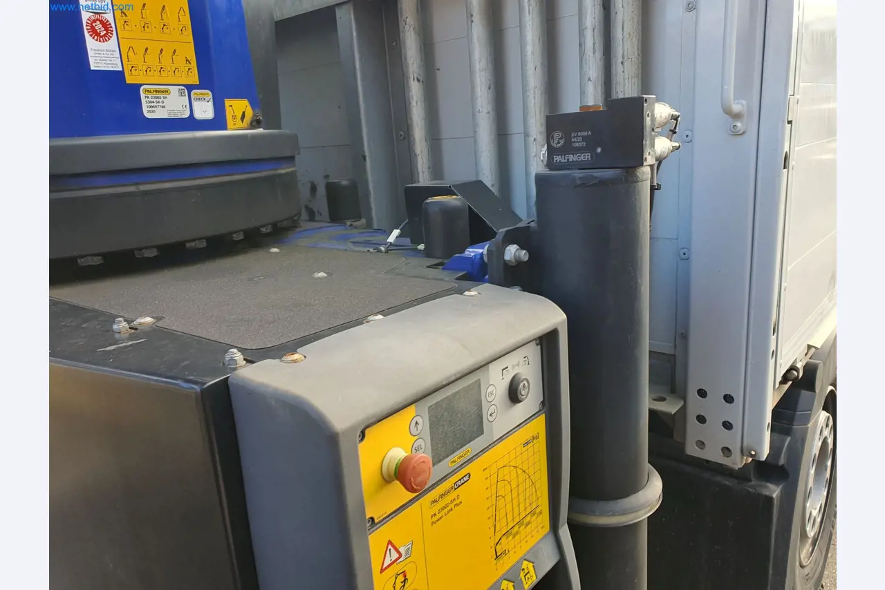 Stavební stroje, vozidla, bednicí materiál a příslušenství z oblasti stavebnictví-69