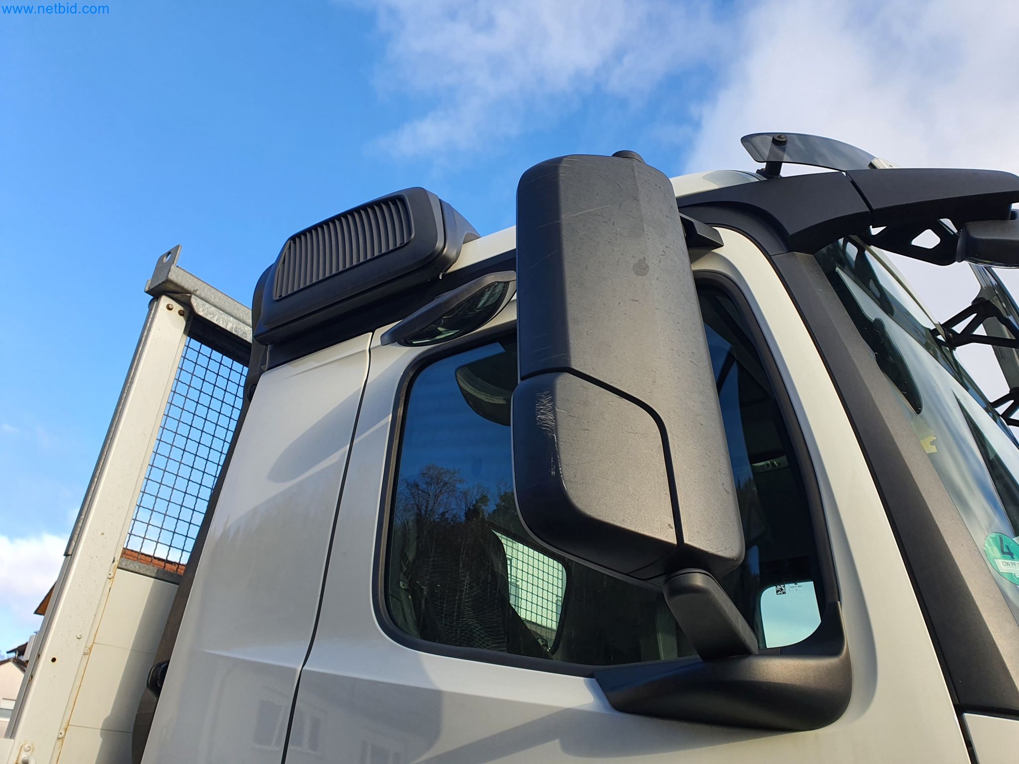 Stavební stroje, vozidla, bednicí materiál a příslušenství z oblasti stavebnictví-71