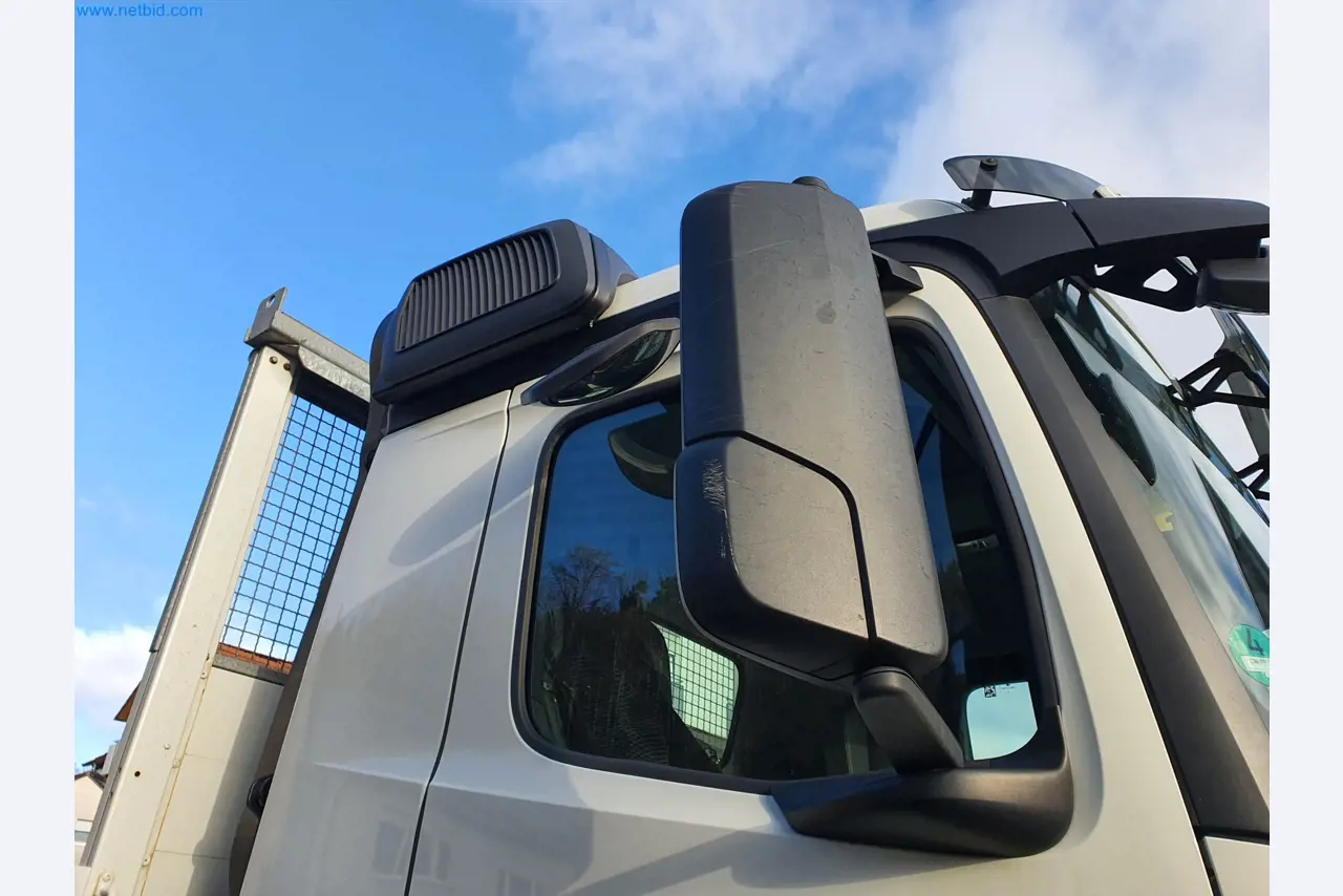 Stavební stroje, vozidla, bednicí materiál a příslušenství z oblasti stavebnictví-71