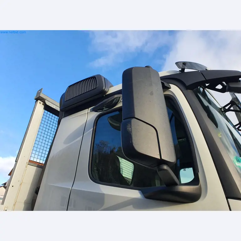 Stavební stroje, vozidla, bednicí materiál a příslušenství z oblasti stavebnictví-71