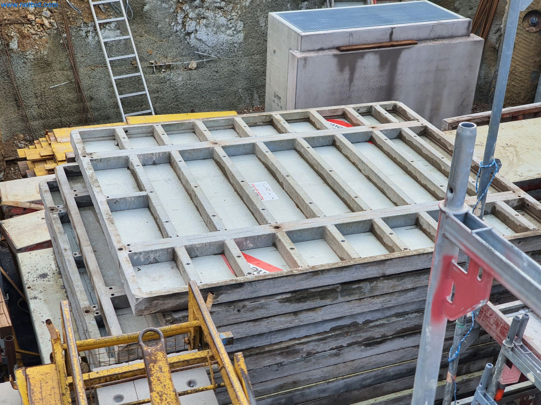 Maquinaria de construcción, vehículos, material de encofrado y accesorios del sector de la construcción de edificios-8