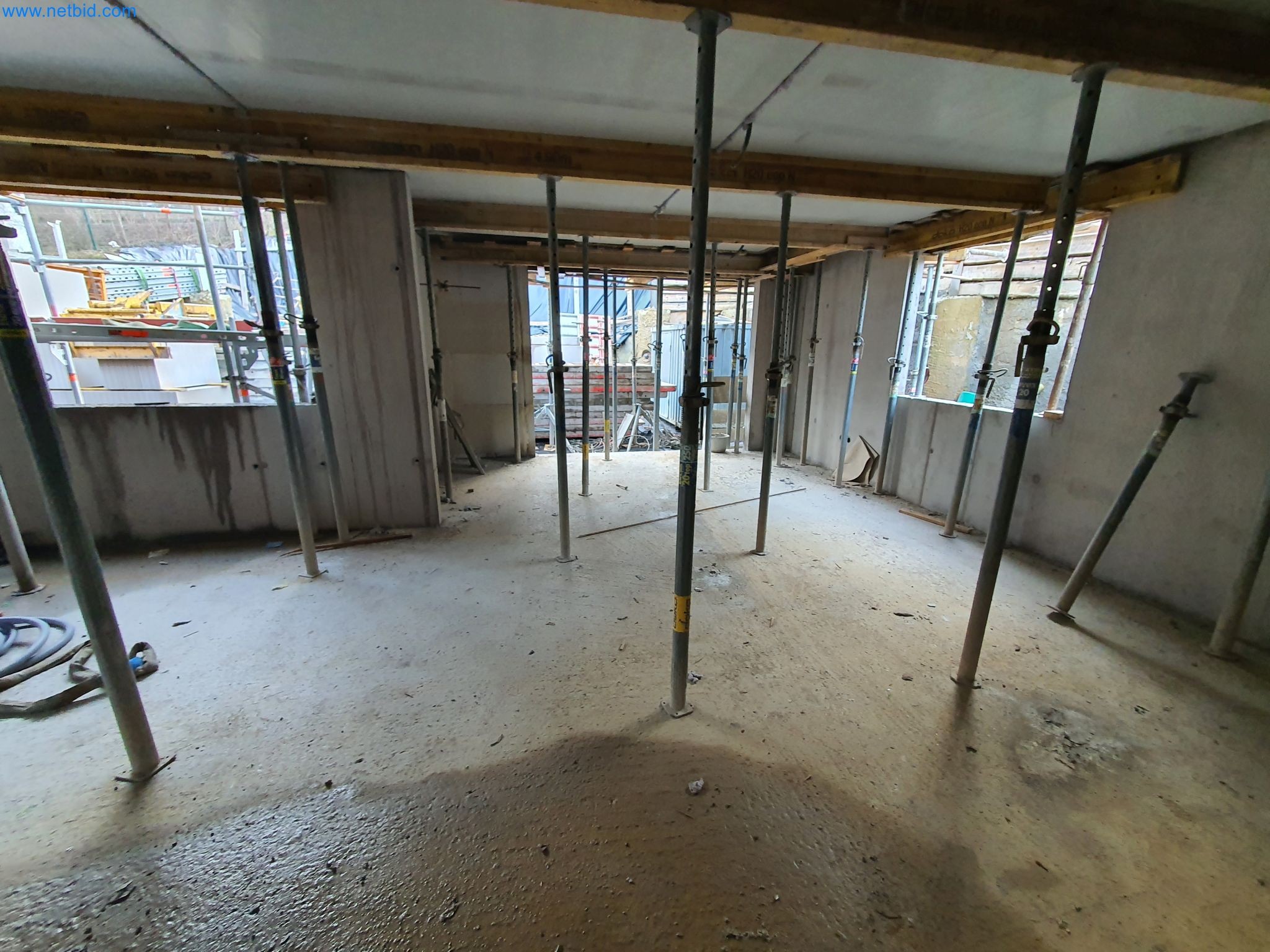 Maquinaria de construcción, vehículos, material de encofrado y accesorios del sector de la construcción de edificios-1