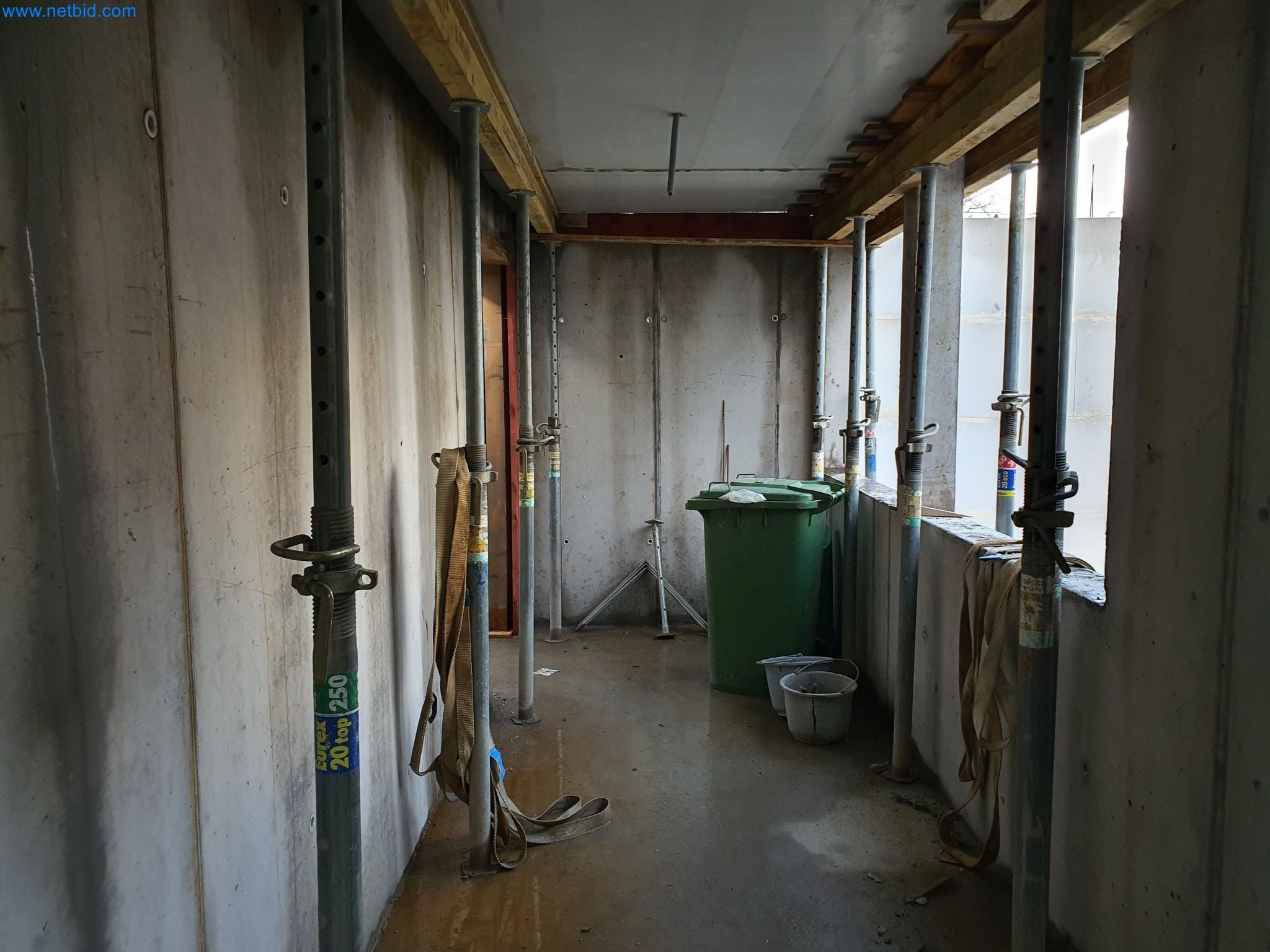 Maquinaria de construcción, vehículos, material de encofrado y accesorios del sector de la construcción de edificios-7