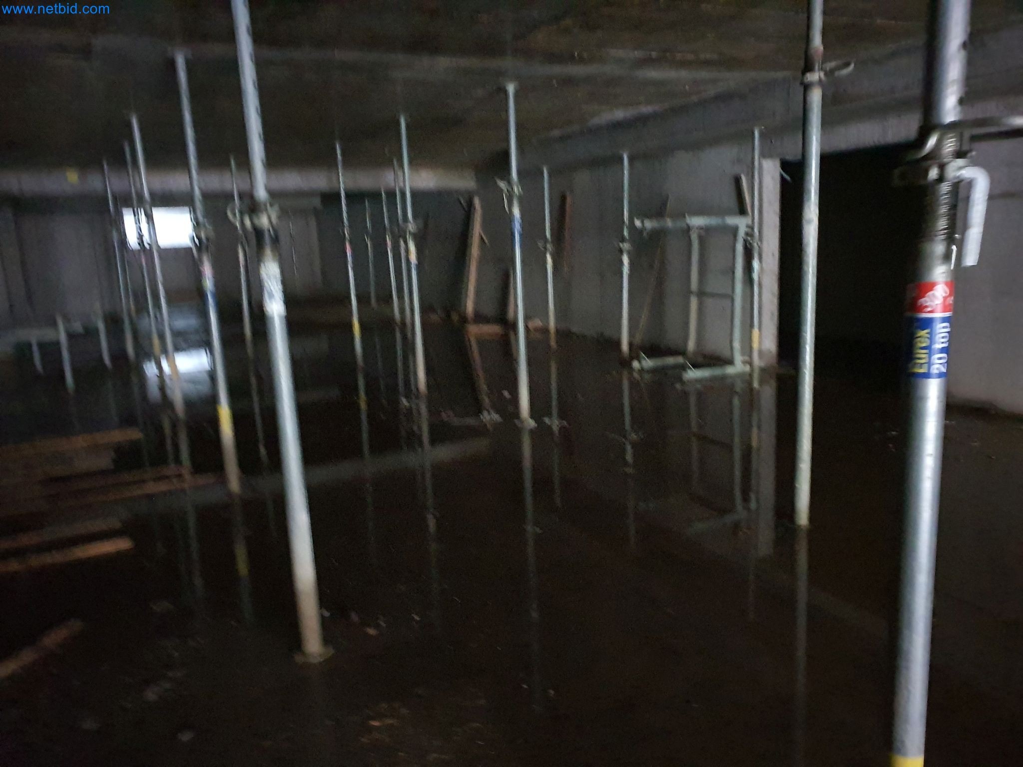 Maquinaria de construcción, vehículos, material de encofrado y accesorios del sector de la construcción de edificios-9