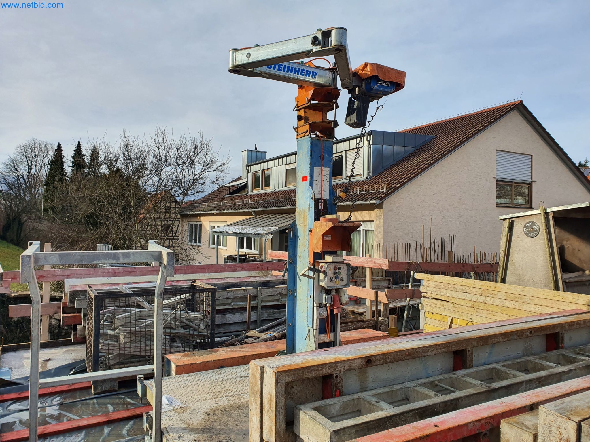 Maquinaria de construcción, vehículos, material de encofrado y accesorios del sector de la construcción de edificios-1