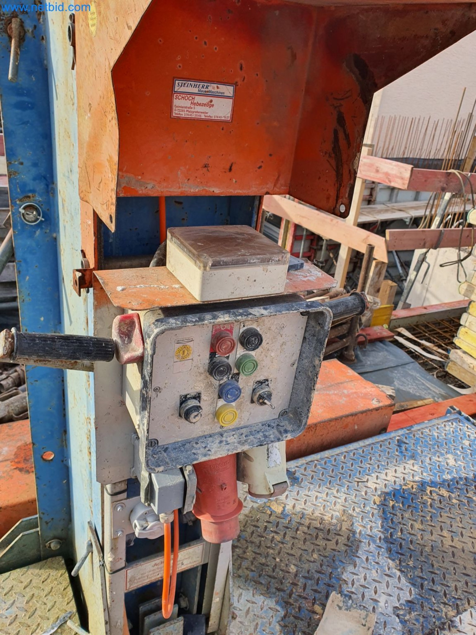 Maquinaria de construcción, vehículos, material de encofrado y accesorios del sector de la construcción de edificios-6