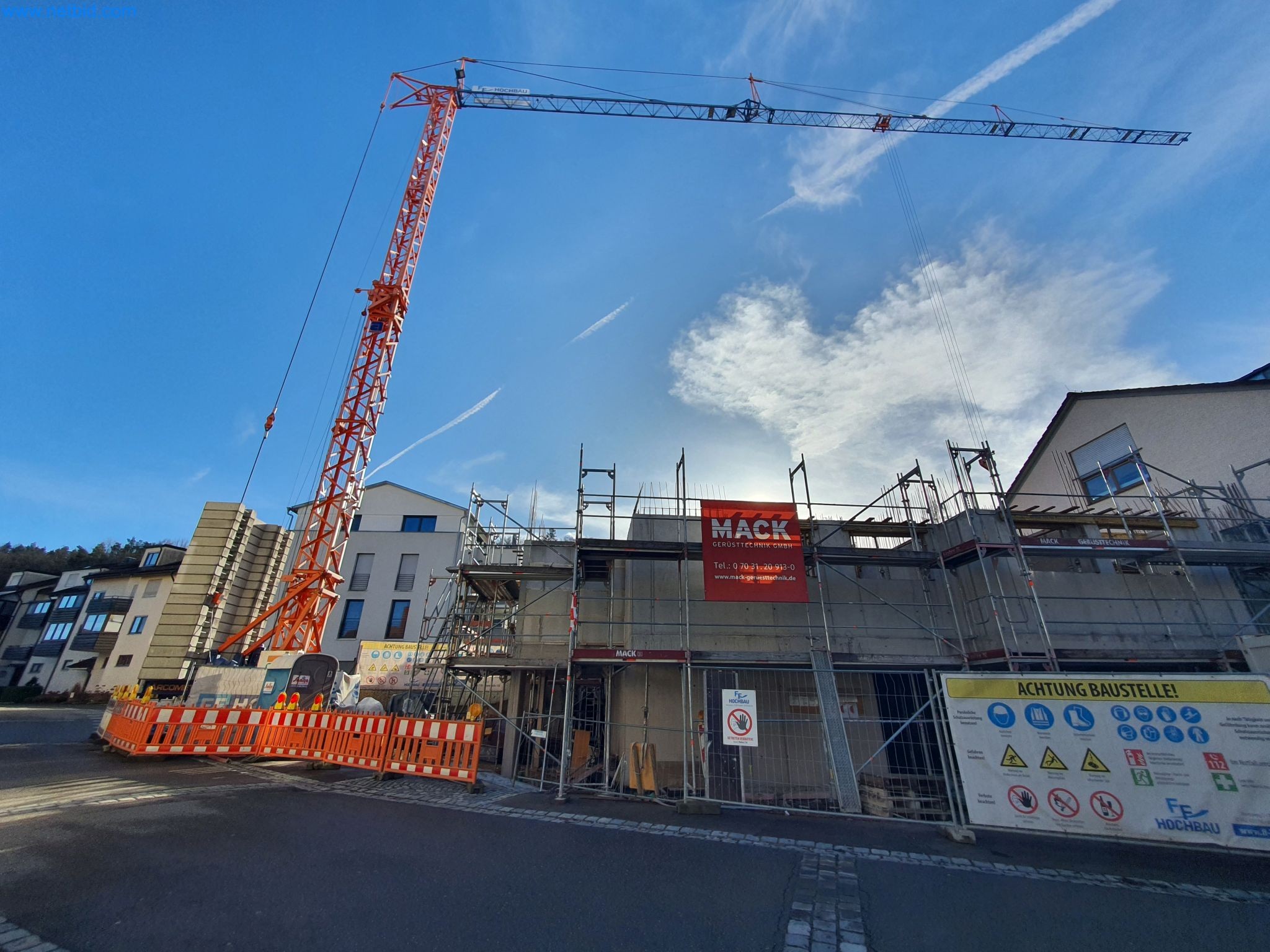 Maszyny budowlane, pojazdy, materiały szalunkowe i akcesoria z sektora budowlanego-1