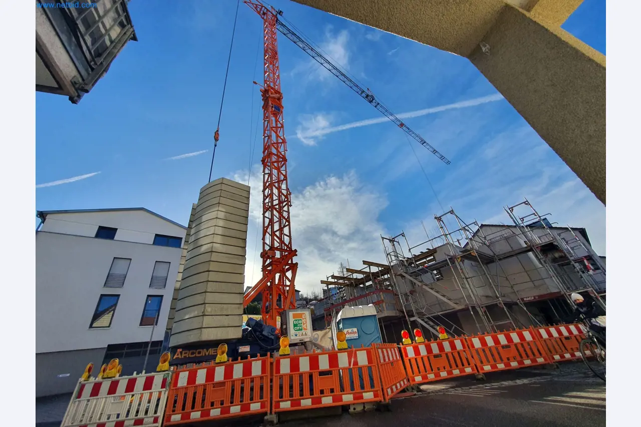 Maszyny budowlane, pojazdy, materiały szalunkowe i akcesoria z sektora budowlanego-2