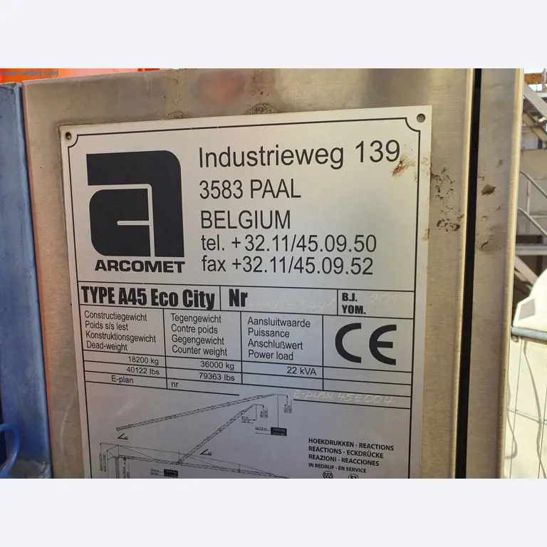 Maszyny budowlane, pojazdy, materiały szalunkowe i akcesoria z sektora budowlanego-7