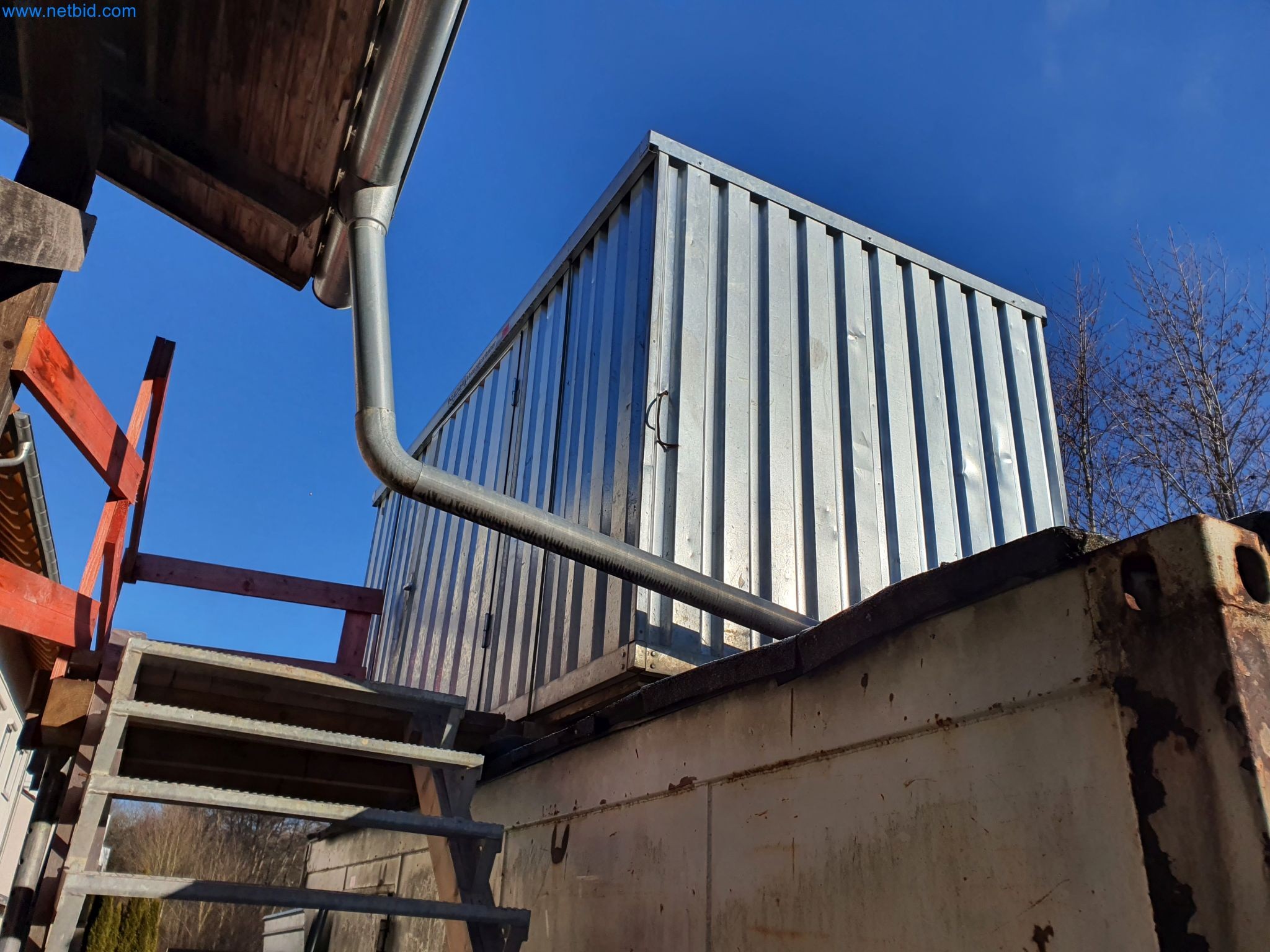 Maszyny budowlane, pojazdy, materiały szalunkowe i akcesoria z sektora budowlanego-2