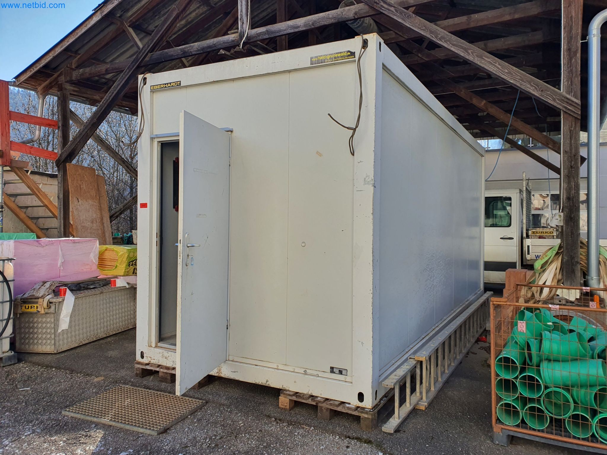 Maszyny budowlane, pojazdy, materiały szalunkowe i akcesoria z sektora budowlanego-1