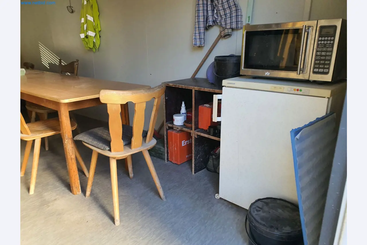 Maszyny budowlane, pojazdy, materiały szalunkowe i akcesoria z sektora budowlanego-4