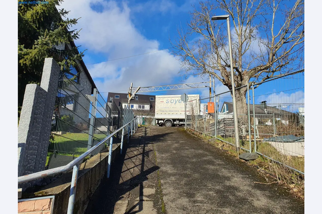 Stavební stroje, vozidla, bednicí materiál a příslušenství z oblasti stavebnictví-2