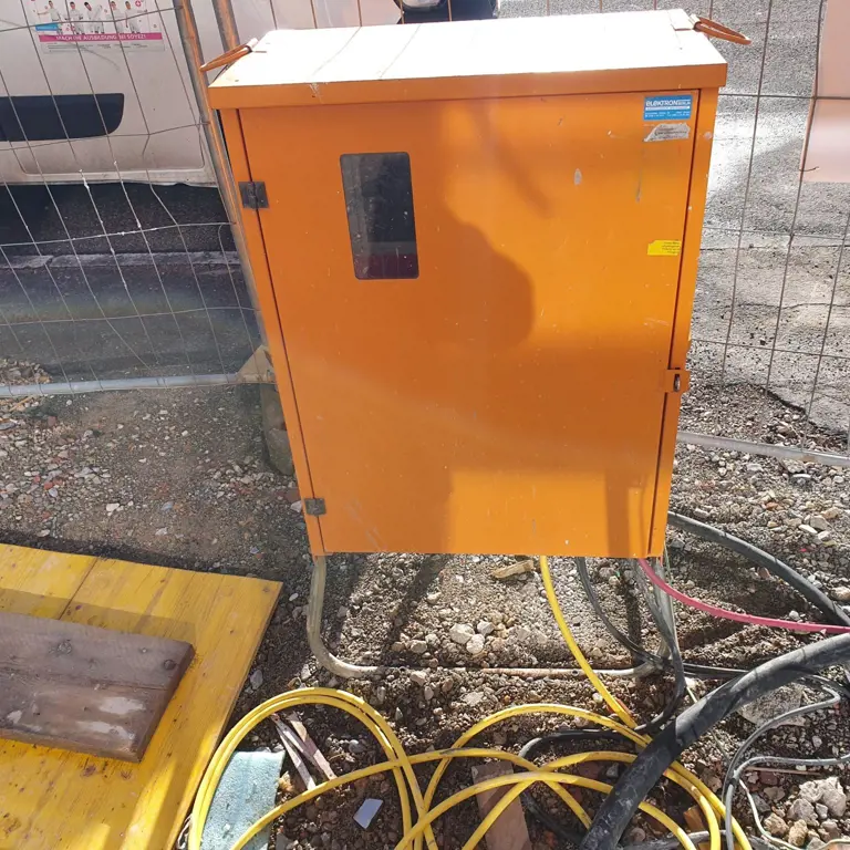 Site power distribution box Merz