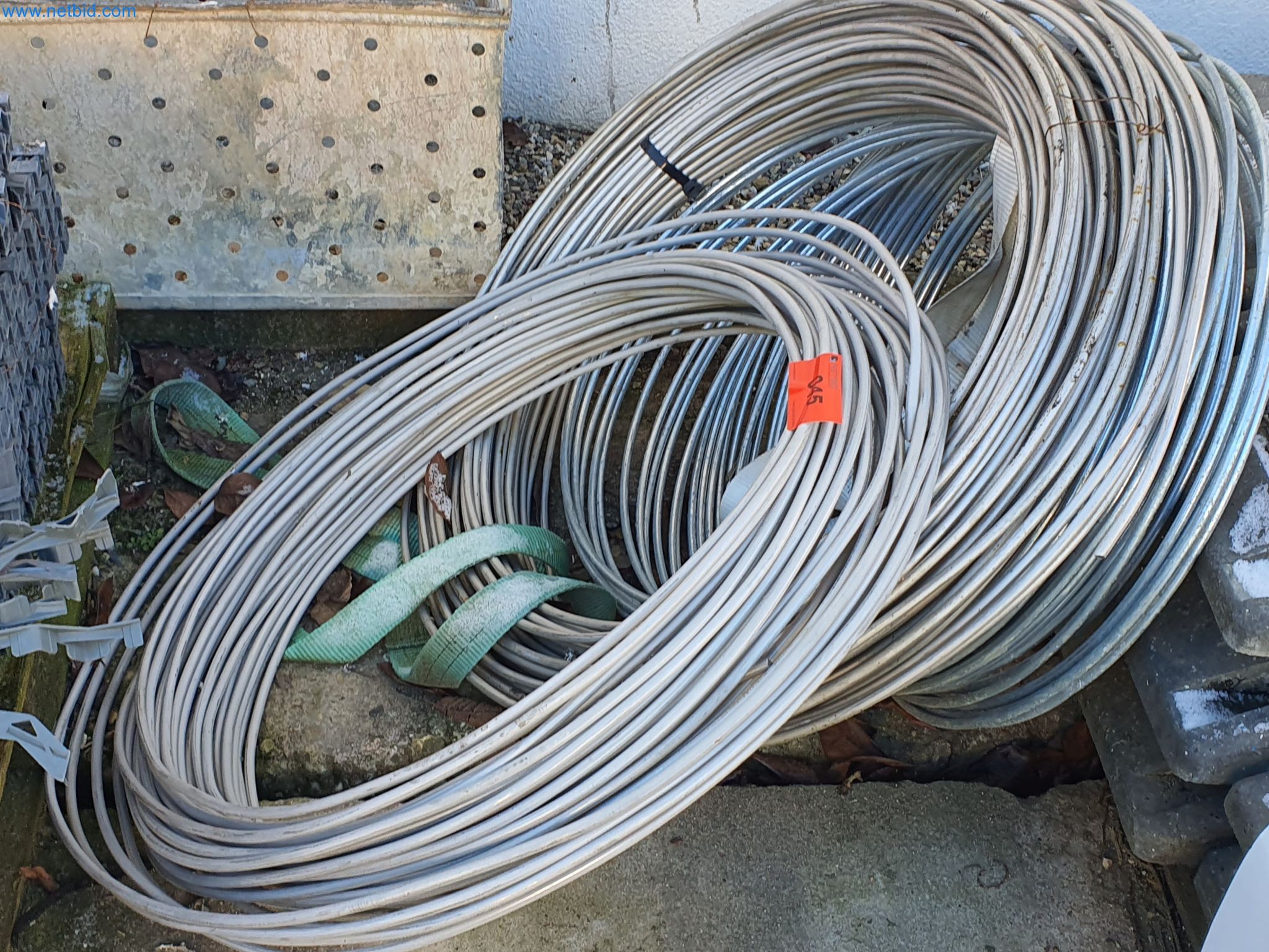 Maszyny budowlane, pojazdy, materiały szalunkowe i akcesoria z sektora budowlanego-1