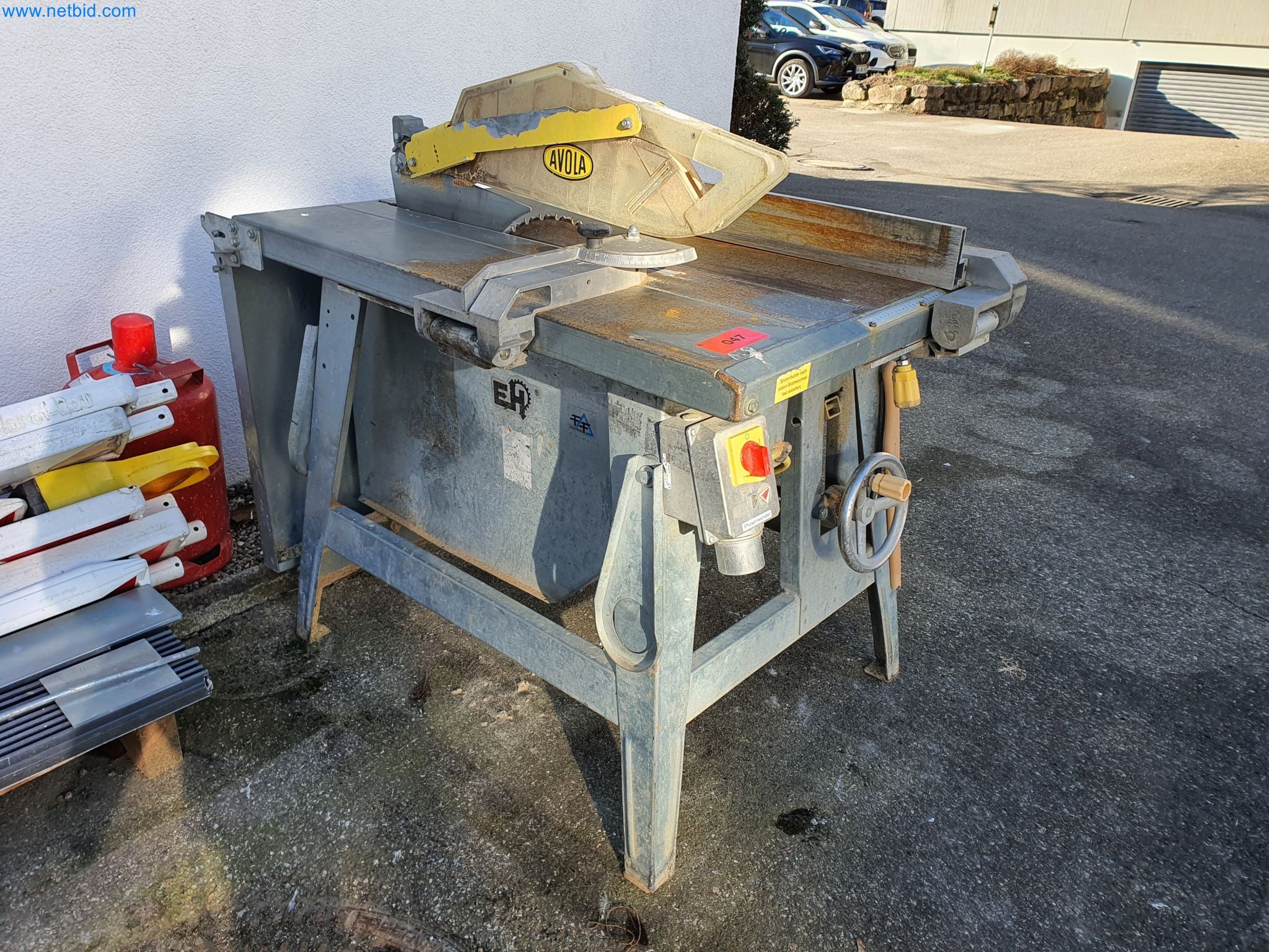 Gradbeni stroji, vozila, opažni materiali in dodatki za gradbeništvo-1