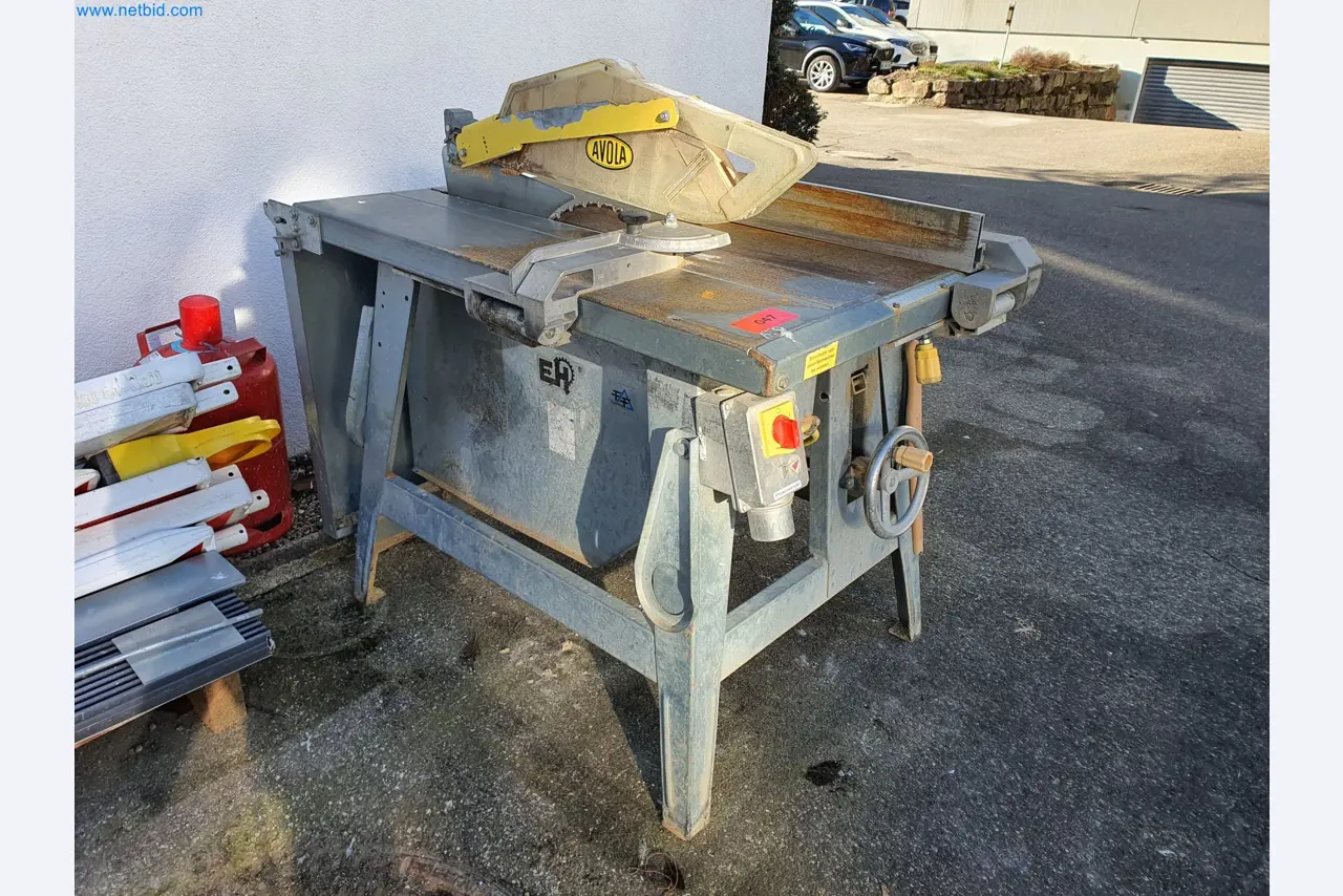 Máquinas de construção, veículos, material de cofragem e acessórios do sector da construção civil-1