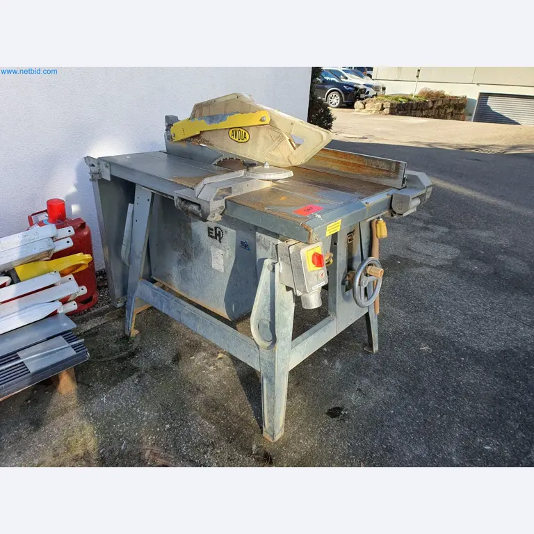 Máquinas de construção, veículos, material de cofragem e acessórios do sector da construção civil-1