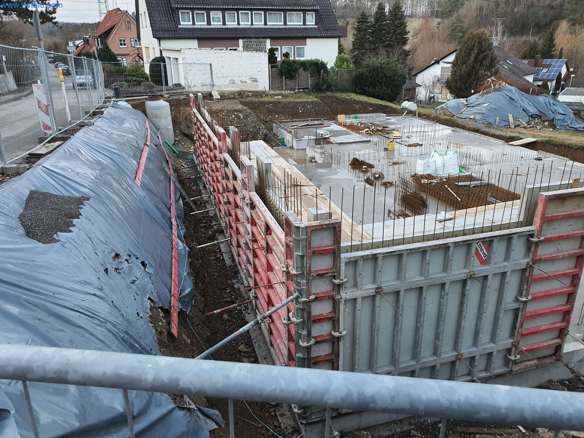Maquinaria de construcción, vehículos, material de encofrado y accesorios del sector de la construcción de edificios-1