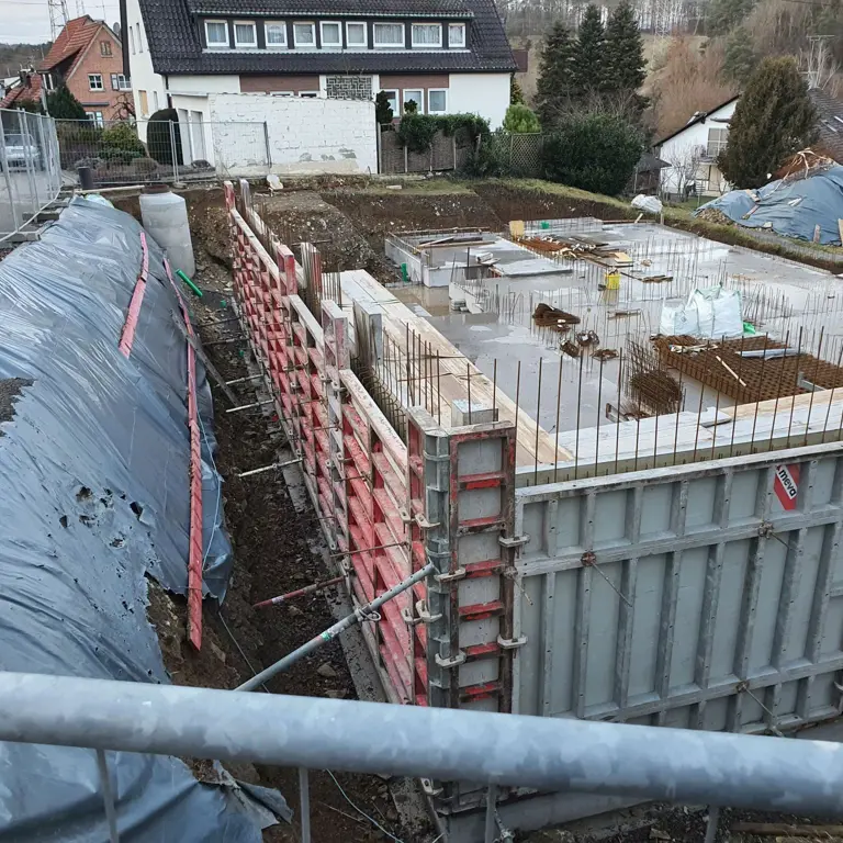 ca. 103 m² Betonski opaž/stenski opaž (zbiranje po dogovoru) Meva Mammut