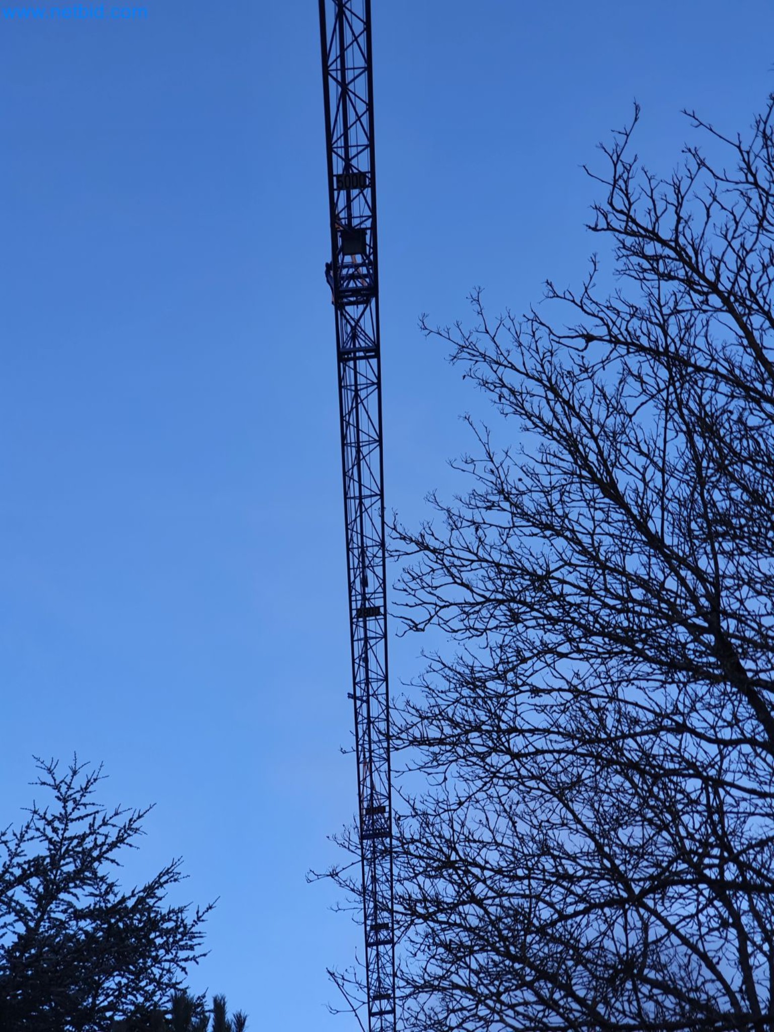 Baumaschinen, Fahrzeuge, Schalungsmaterial und Zubehör aus dem Bereich Hochbau-11