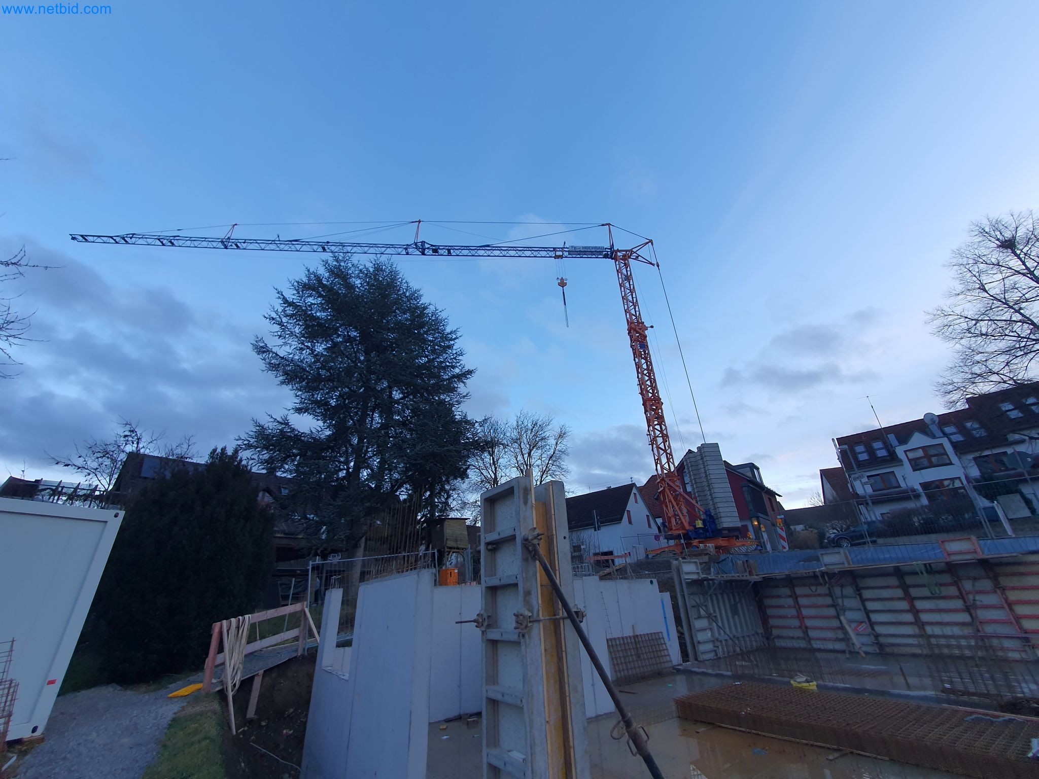 Baumaschinen, Fahrzeuge, Schalungsmaterial und Zubehör aus dem Bereich Hochbau-13