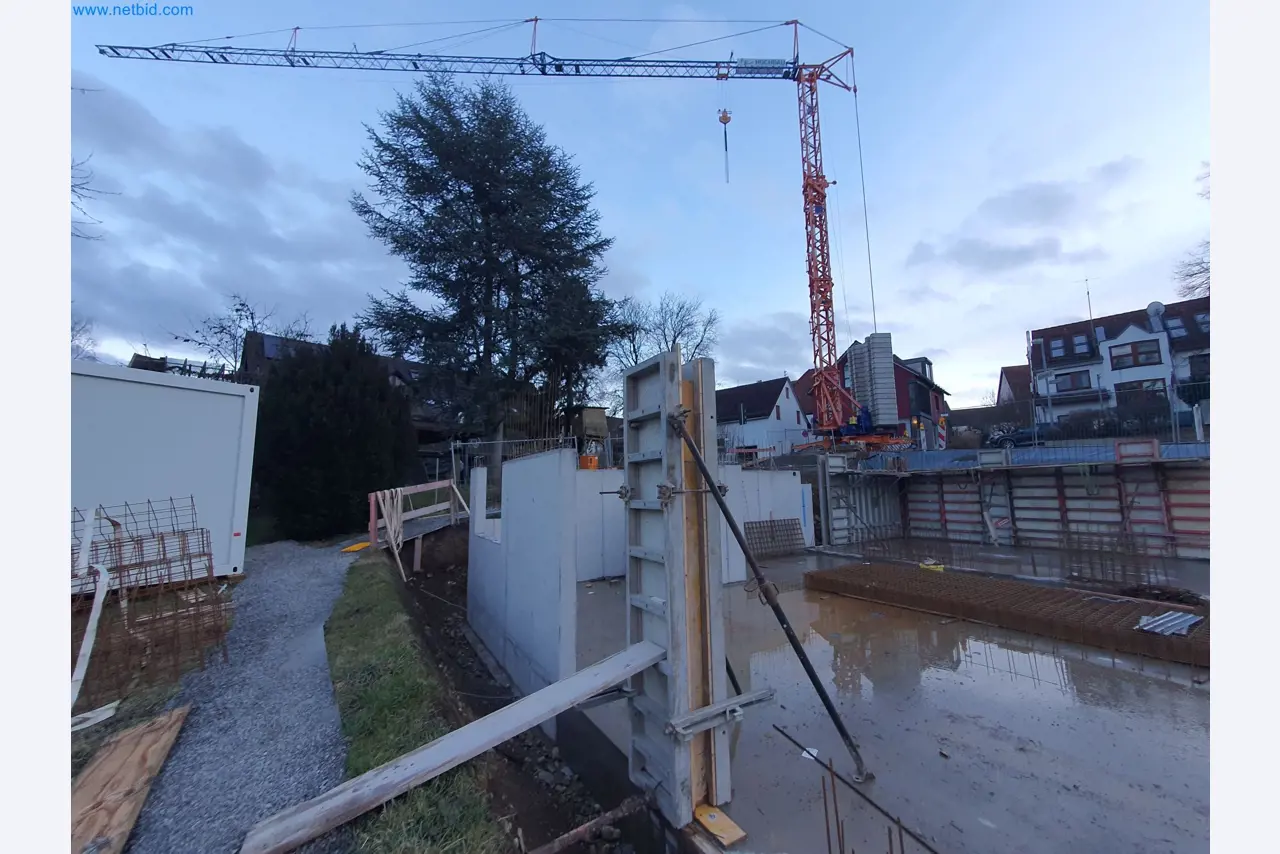 Baumaschinen, Fahrzeuge, Schalungsmaterial und Zubehör aus dem Bereich Hochbau-14