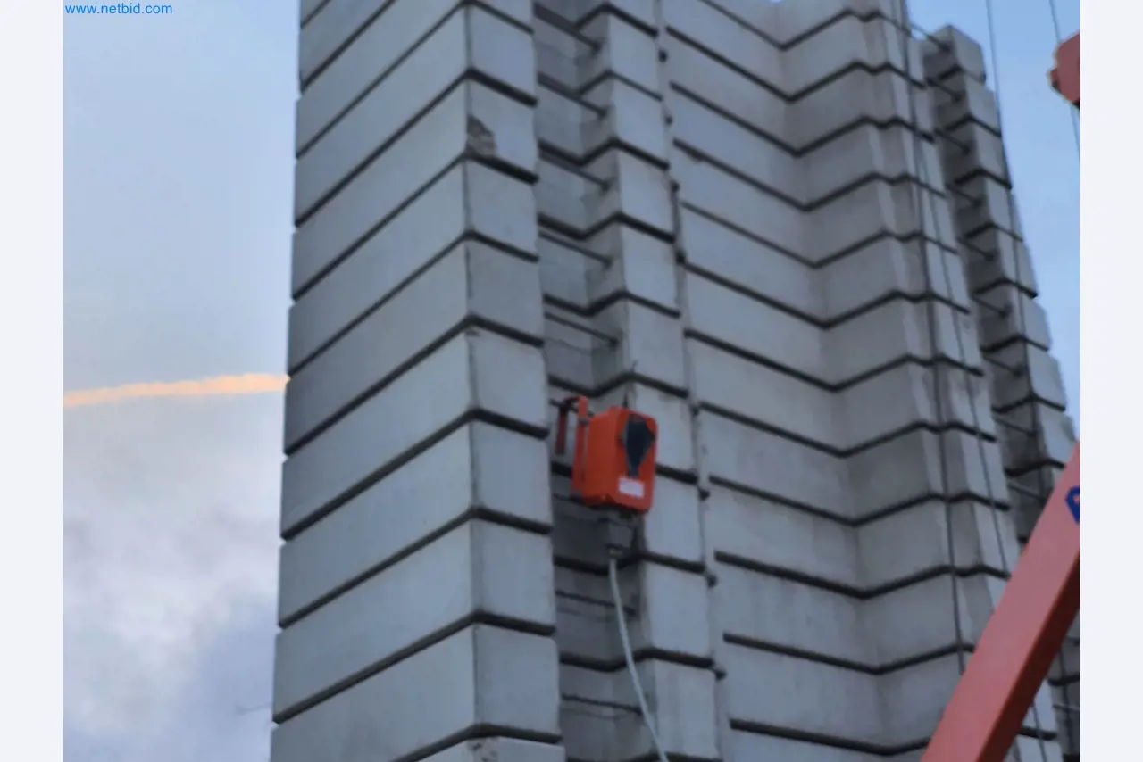 Baumaschinen, Fahrzeuge, Schalungsmaterial und Zubehör aus dem Bereich Hochbau-17