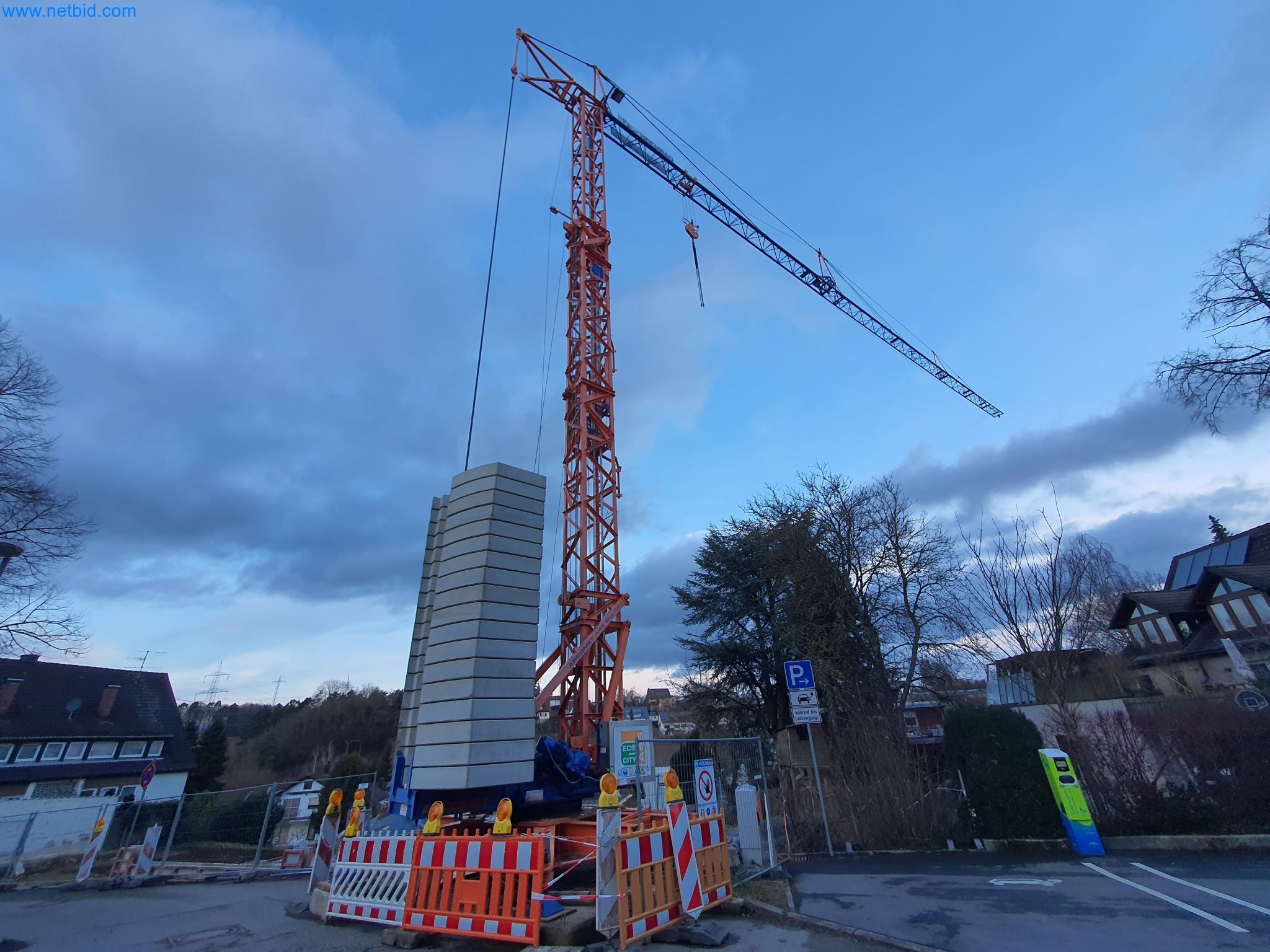 Baumaschinen, Fahrzeuge, Schalungsmaterial und Zubehör aus dem Bereich Hochbau-2