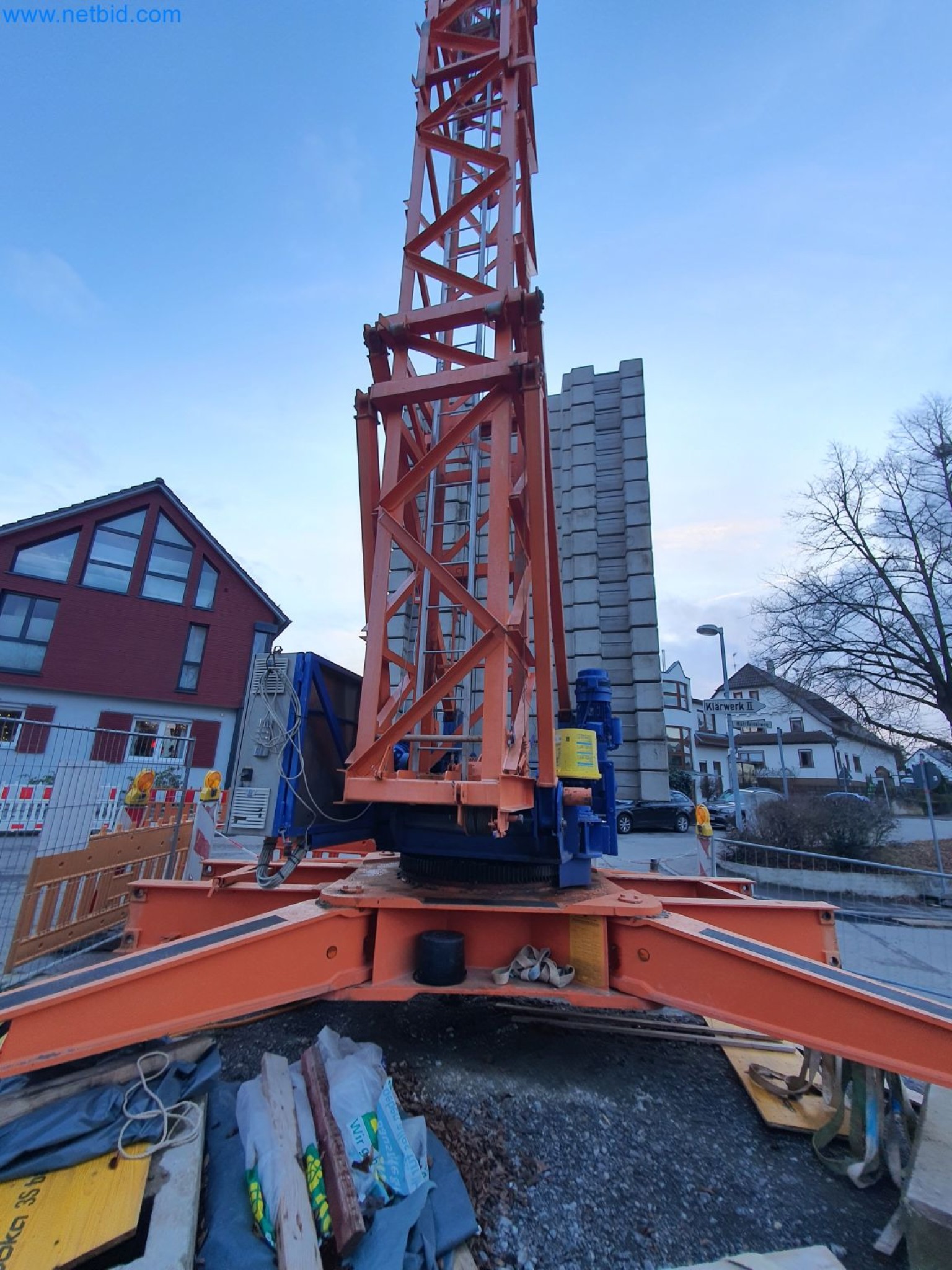 Baumaschinen, Fahrzeuge, Schalungsmaterial und Zubehör aus dem Bereich Hochbau-6
