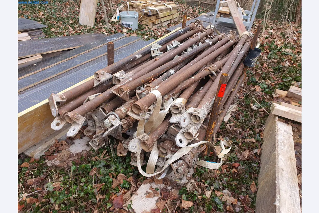 Stavební stroje, vozidla, bednicí materiál a příslušenství z oblasti stavebnictví-1