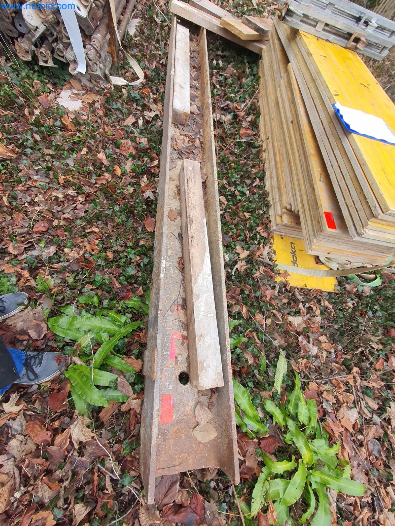 Construction machinery, vehicles, formwork materials and accessories from the building construction sector-1