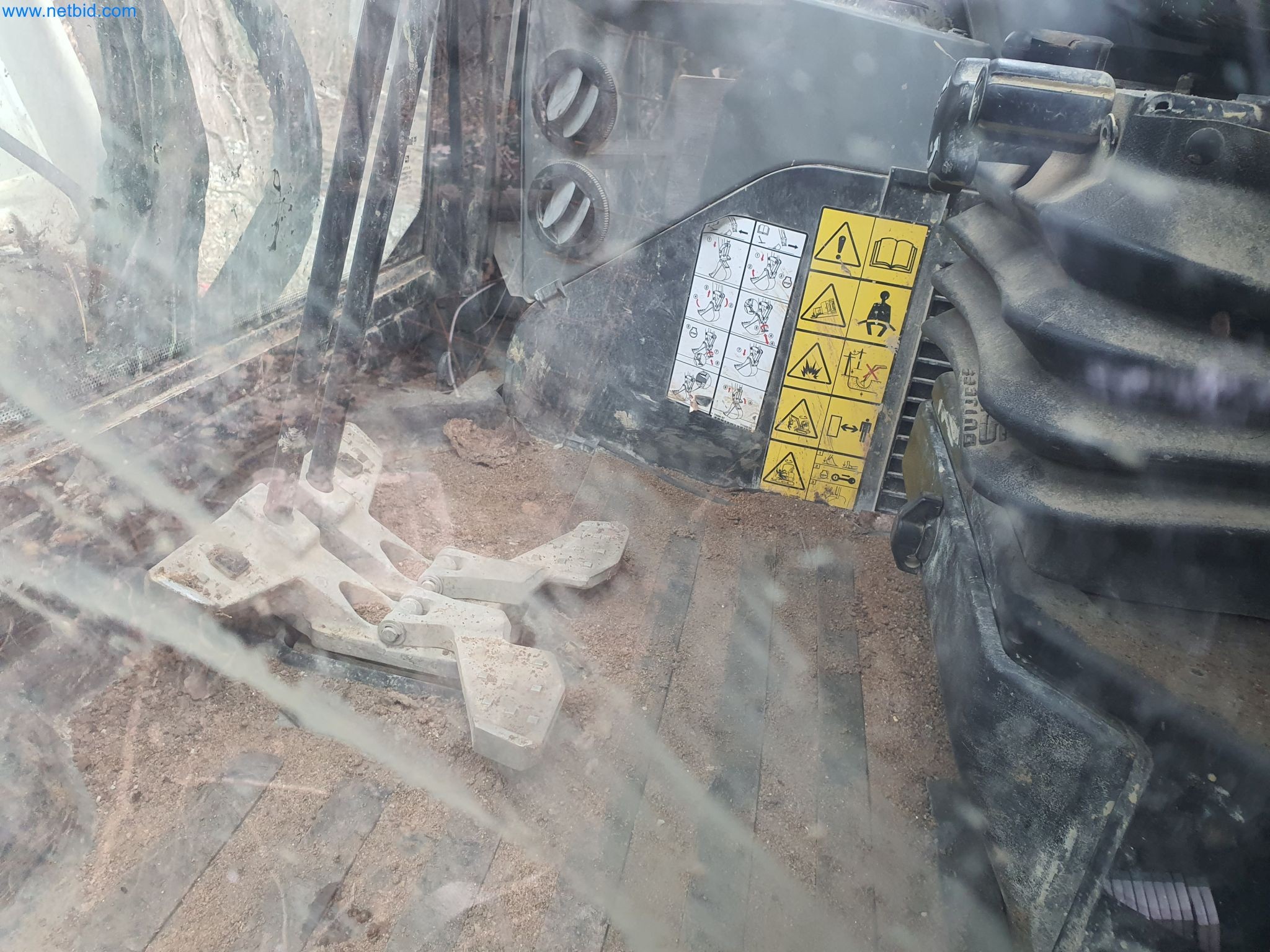 Maquinaria de construcción, vehículos, material de encofrado y accesorios del sector de la construcción de edificios-13