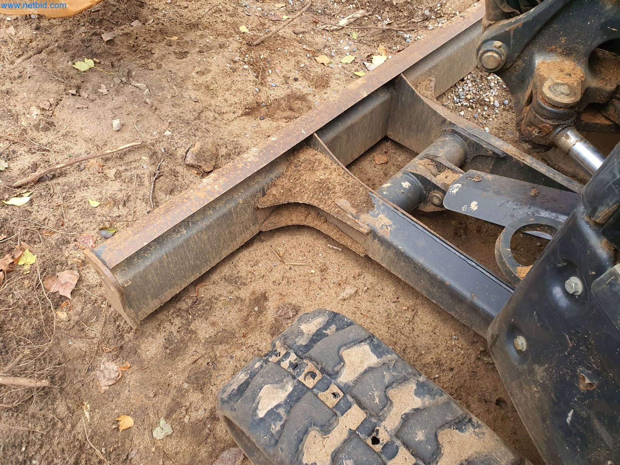 Maquinaria de construcción, vehículos, material de encofrado y accesorios del sector de la construcción de edificios-15
