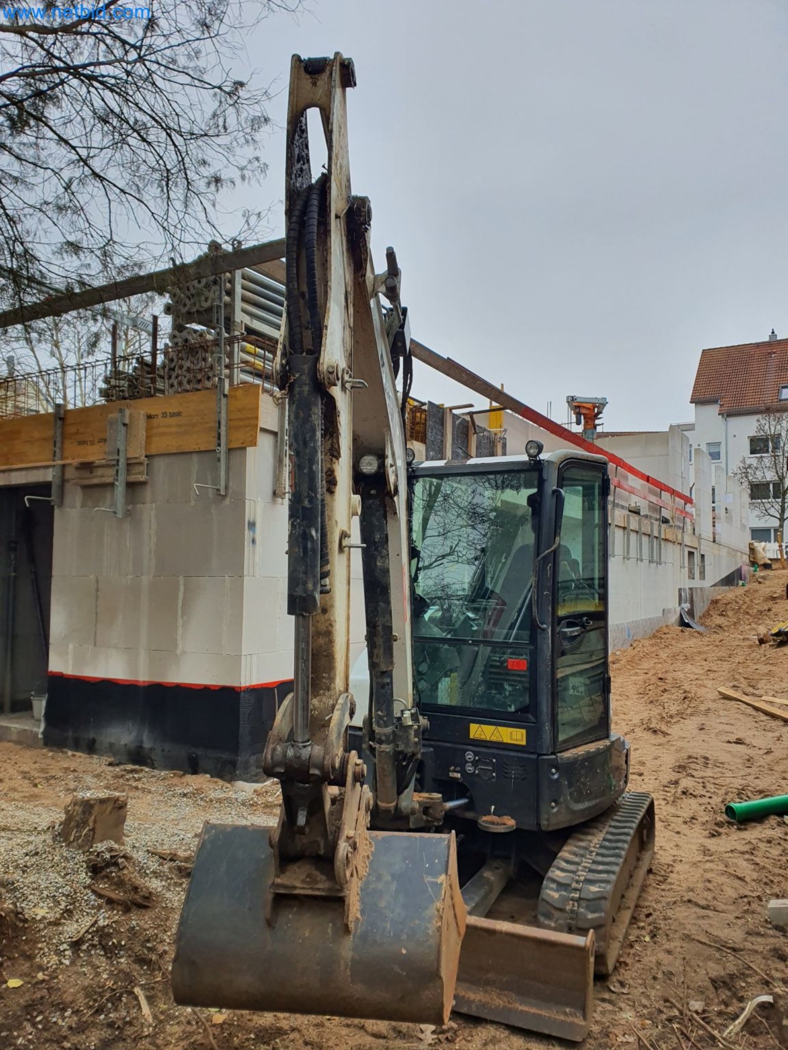 Maquinaria de construcción, vehículos, material de encofrado y accesorios del sector de la construcción de edificios-1