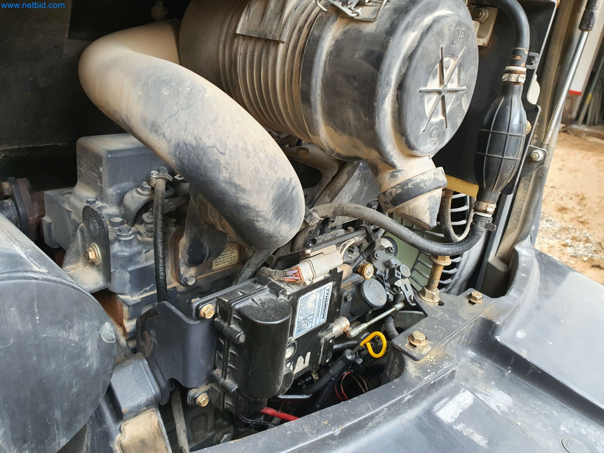 Maquinaria de construcción, vehículos, material de encofrado y accesorios del sector de la construcción de edificios-20