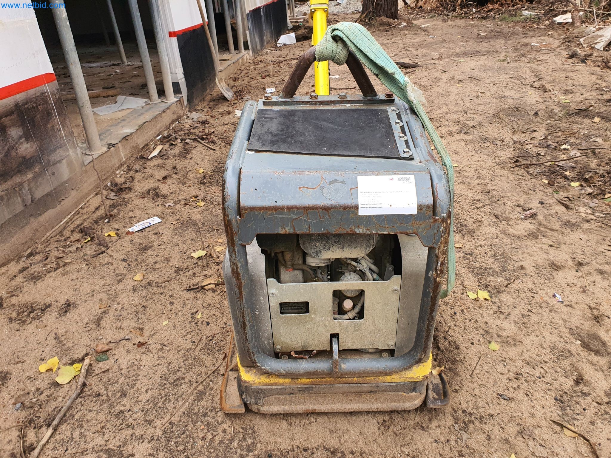 Baumaschinen, Fahrzeuge, Schalungsmaterial und Zubehör aus dem Bereich Hochbau-3