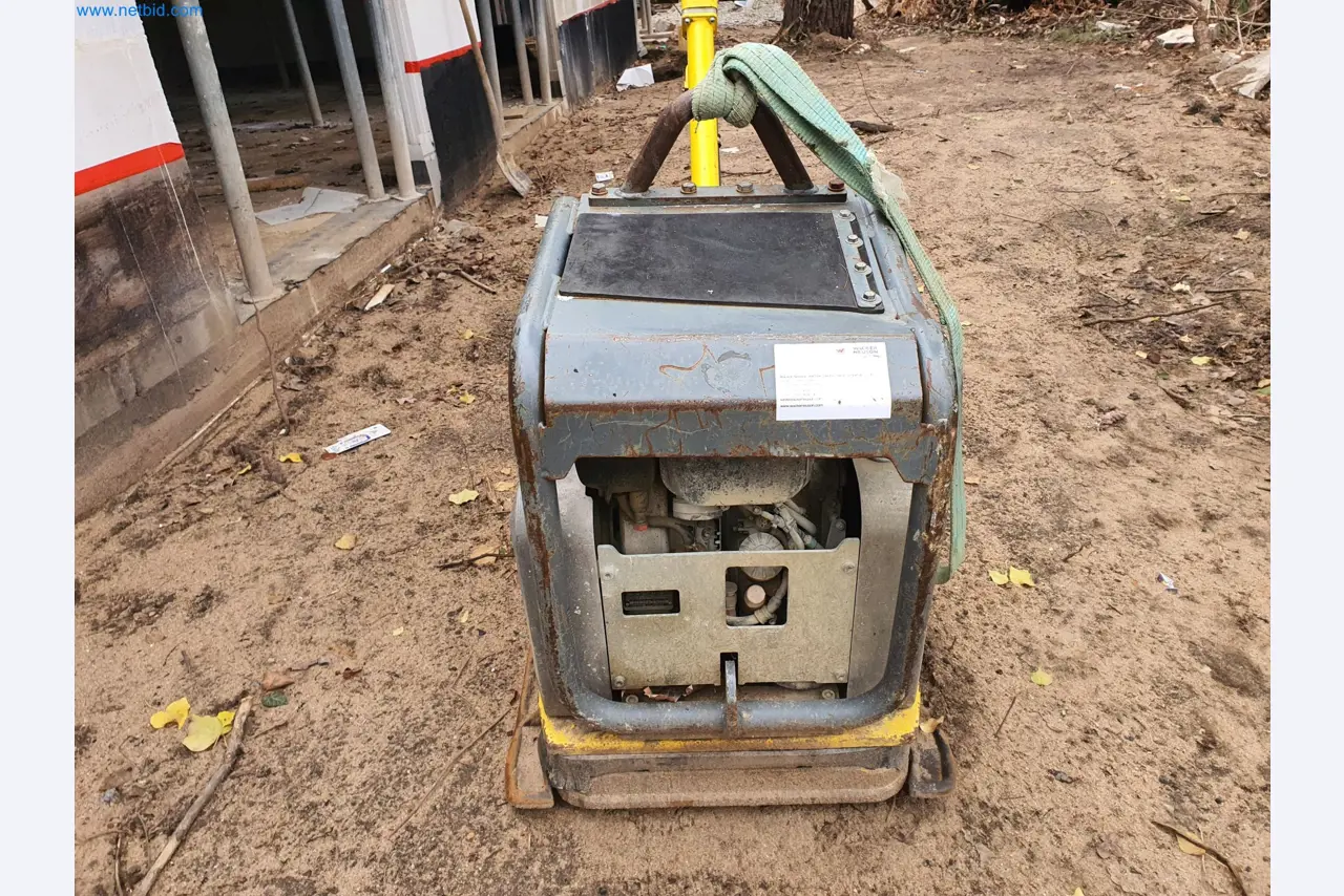 Baumaschinen, Fahrzeuge, Schalungsmaterial und Zubehör aus dem Bereich Hochbau-3